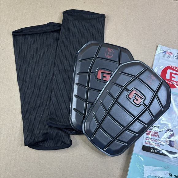 G-Form Pro-S Blade Ultra Thin Smartflex Adult Shin Guards Size M Black - Picture 4 of 4